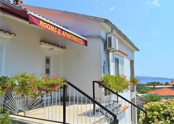 Rooms & Apartments Kvasic