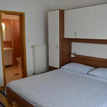 Rooms & Apartments Kvasic Krk Town Zewnętrze zdjęcie
