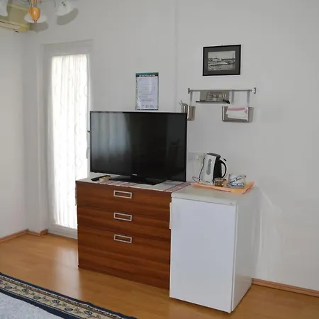 Rooms & Apartments Kvasic Krk Town Zewnętrze zdjęcie