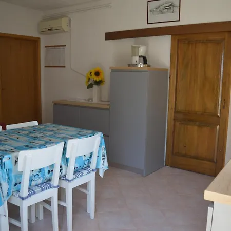 Rooms & Apartments Kvasic Krk Town Zewnętrze zdjęcie