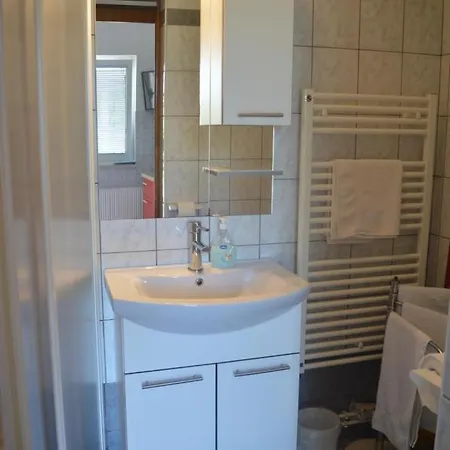 Rooms & Apartments Kvasic Krk Town Zewnętrze zdjęcie