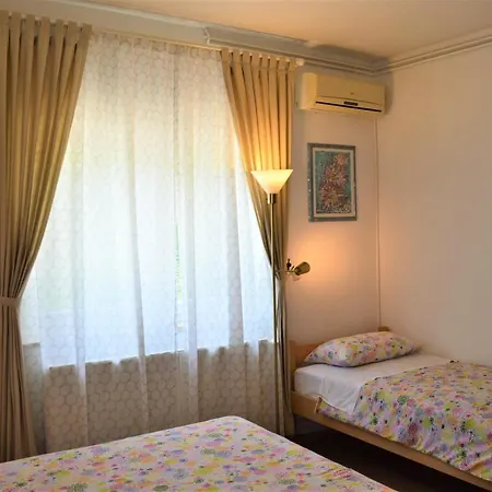 Rooms & Apartments Kvasic Krk Town Zewnętrze zdjęcie