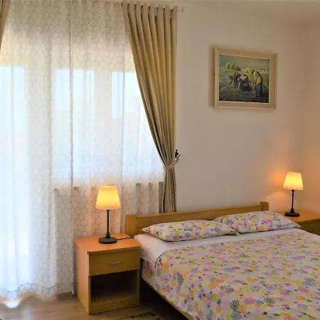 Rooms & Apartments Kvasic Krk Town Zewnętrze zdjęcie